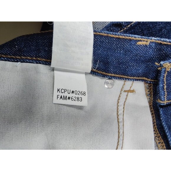 DKNY Jeans Denim Shorts Button Fly Blue Dark Wash 90s Y2K Size 8P 8 Petite - Picture 7 of 8